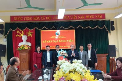 Chi bộ Trường THCS Giao An kết nạp Đảng viên mới